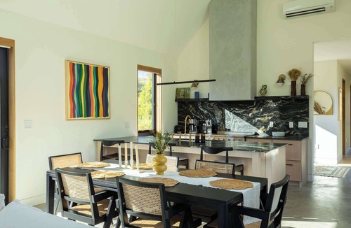 Hobart House | Endless Meadow House: Sweeping Views | Scandi