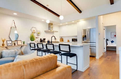 Hood River House | Endless River Views, 1 Block to Downtown