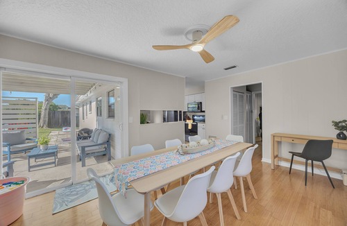 Dolphin's Cove House | Endless Summer- Beach | Pool | Firepit | 3 king bedrooms | Bunk Room