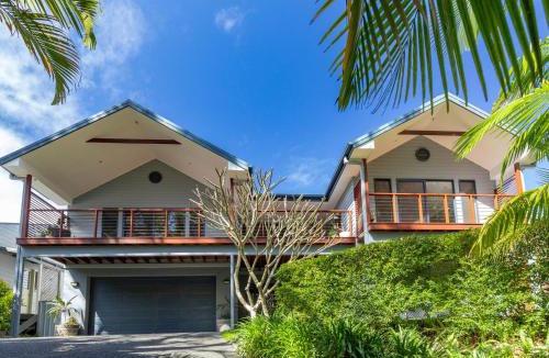 Smiths Lake House | Endless Summer at Smiths