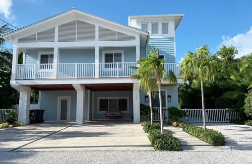 Venetian Shores House | " Endless Summer" Awaits!