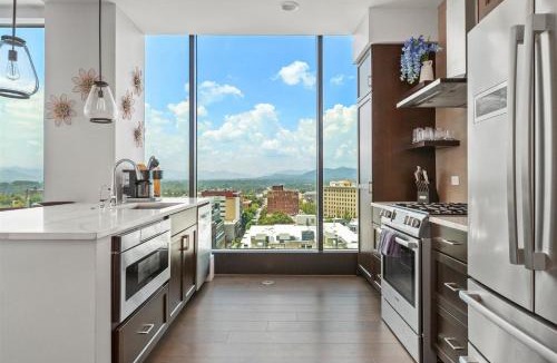 Downtown Asheville House | Endless Sunset Retreat | Arras Vacation Rentals
