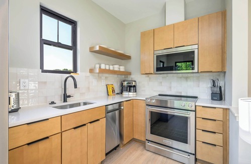 Mount Mourne Apartment | Energetic Lakeview Loft