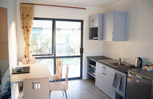 Papamoa Beach Hotel | Energy Motor Lodge