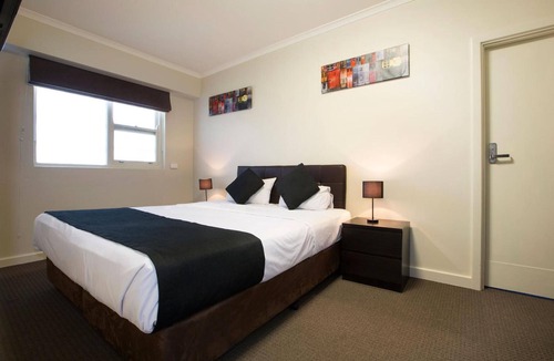 Clearview Hotel | Enfield Hotel