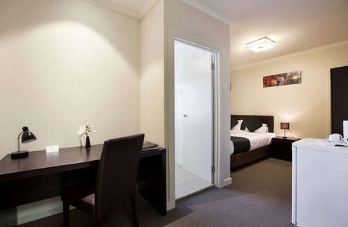 Clearview Hotel | Enfield Hotel