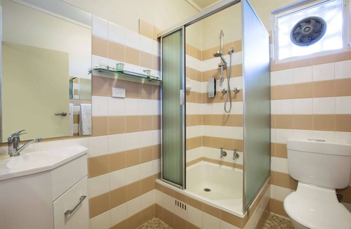 Clearview Hotel | Enfield Hotel