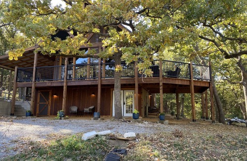 Pottsboro House | Engaging Texoma tri-story home in the trees with space for all personalities!