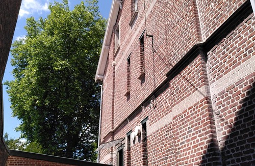 Denain House | Engineer's house in quiet neighborhood