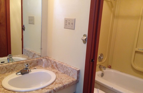 Timiskaming District Hotel | Englehart Inn