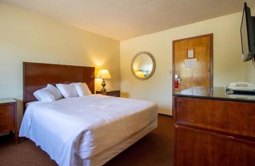 Timiskaming District Hotel | Englehart Motel
