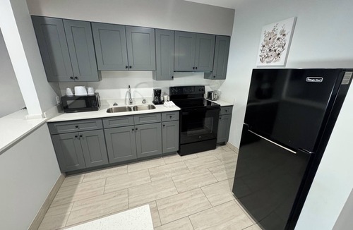 Englewood South Hotel | Englewood Inn & Suites