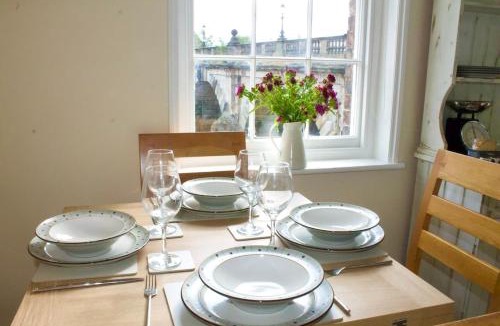 Shrewsbury Apartment | English Bridge Court