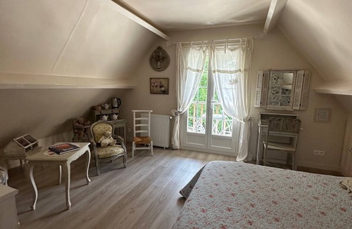 Suzay Bed & Breakfast | 'English Garden' Guest Room with Pool, Breakfast, Shared Garden & Wi-Fi