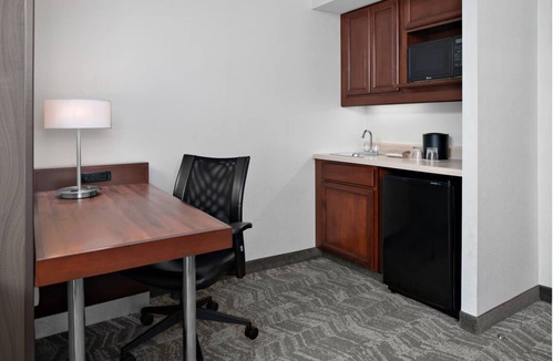 Norwood Park Hotel | Enjoy 2 Clean & Quiet Suites w/Kitchenette & Pool | Minutes from O'Hare Airport