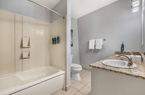 Canyon Corridor Hotel | Enjoy 2 Rooms in Palm Springs Perfect for Sightseeing and Relaxation