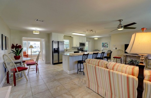 Yacht Club House | Enjoy a 3-bedroom vacation home in Yacht Club - Special January & February.