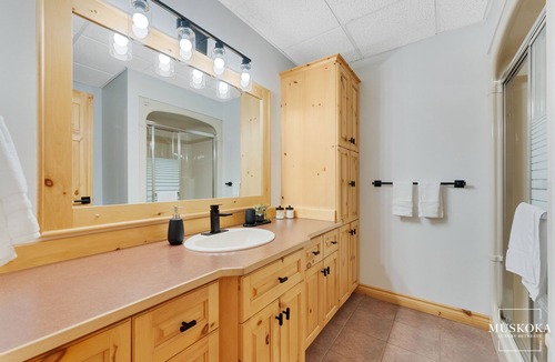 Baysville House | Enjoy a beautiful outdoor experience on the 3 acre, waterfront property