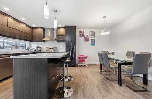 Plateau House | Enjoy a bright, inviting interior with comfort