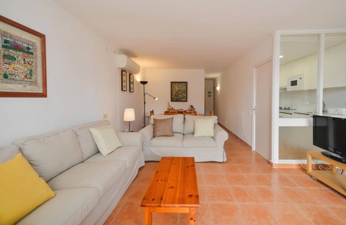 Platja d'Aro Apartment | Enjoy a Comfortable and Relaxing Stay in This Bright Apartment with Private Garden