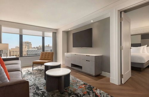 Streeterville Hotel | Enjoy a Hassle-Free and Suiting Stay! 2 Family-friendly Units, Onsite Pool