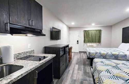 Wharton Hotel | Enjoy a Hassle-Free stay! Free Breakfast Near the Wharton County Museum