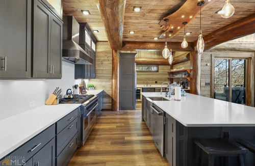 Epworth Cabin | Enjoy a Luxe Riverfront Retreat at Miracle Creek