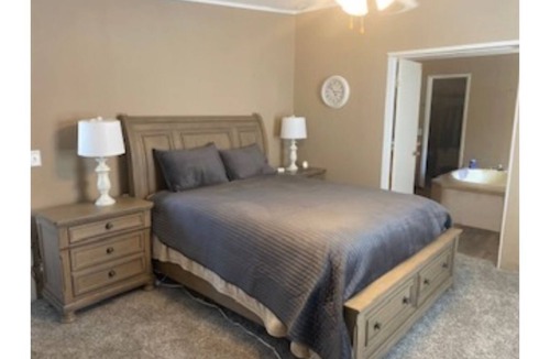 Hugo House | Enjoy a Red River Country Getaway