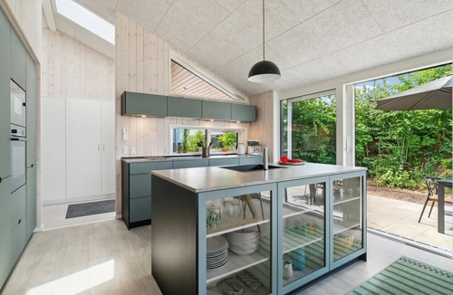 Allingabro House | Enjoy a relaxing vacation in this vacation home with sea panorama.