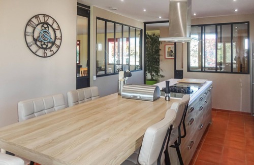Canet House | Enjoy a relaxing vacation in the cottage with pool in a quiet location.