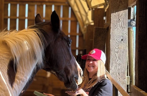 Adelaide Metcalfe House | Enjoy a Rustic Farm Stay on our Agri-Tourism & Wellness Farm! Cozy Space for two