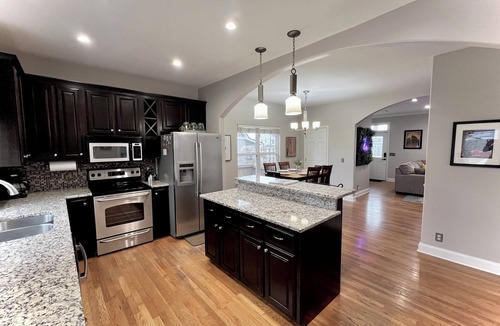 Historic Edgefield House | Enjoy a spacious private residence loaded with amenities. Minutes to everything!