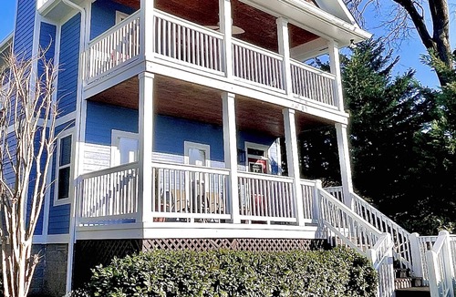 Historic Edgefield House | Enjoy a spacious private residence loaded with amenities. Minutes to everything!