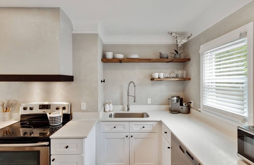Oak Park Apartment | Enjoy a stylish experience at this unique, modern flat