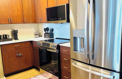 Midtown Apartment | Enjoy a stylish experience at this centrally-located Skyline Retreat.