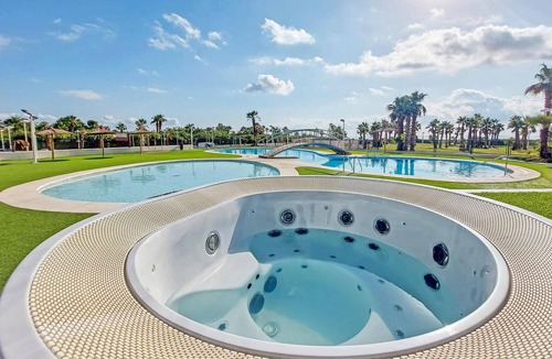 Cabanes Apartment | Enjoy a sunny holiday in the first row to the water, spiced up with pure enjoyment of nature.