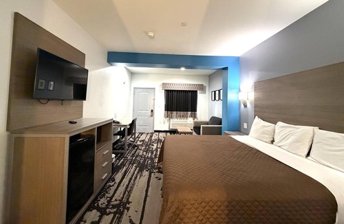 Westfield Hotel | Enjoy a Tranquil Stay Near Six Flags-3.7 miles | Free Parking, Easy I-45 Access