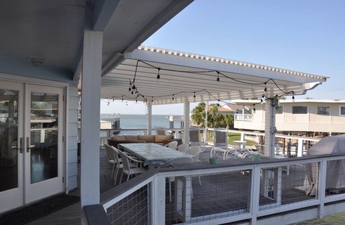 Jamaica Beach House | Enjoy a unique experience with a lagoon in your backyard, away from the crowds