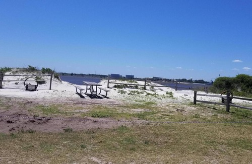 Northside House | Enjoy a vast backyard with lake access,