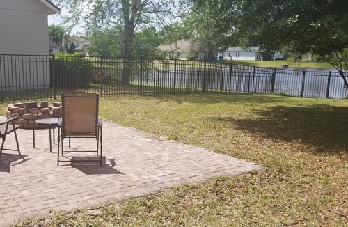 Northside House | Enjoy a vast backyard with lake access,