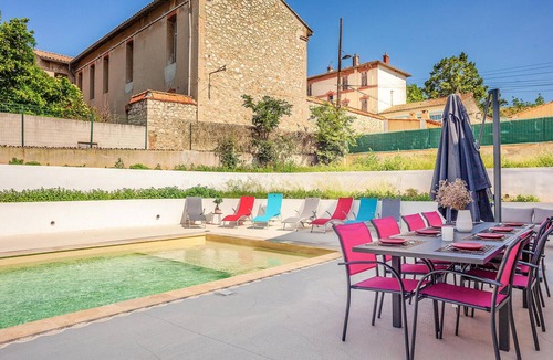 16th Arrondissement House | Enjoy a wonderful vacation in this beautiful vacation home with pool.