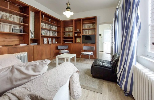 Eu Apartment | Enjoy a wonderful vacation in this centrally located apartment!