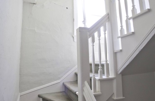 Alberta Apartment | Enjoy Alberta Arts District - Cafes, Shops & More!