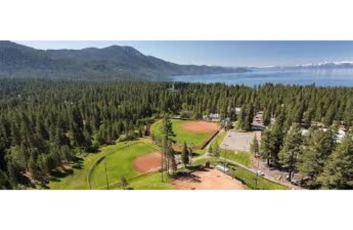 Lincoln Park House | Enjoy an Amazing Water view and Amenities PLUS!