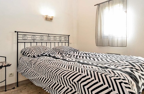 Gallargues-le-Montueux House | Enjoy an unforgettable vacation in this inviting vacation home with pool access.