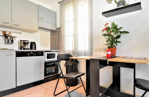 Gallargues-le-Montueux House | Enjoy an unforgettable vacation in this inviting vacation home with pool access.