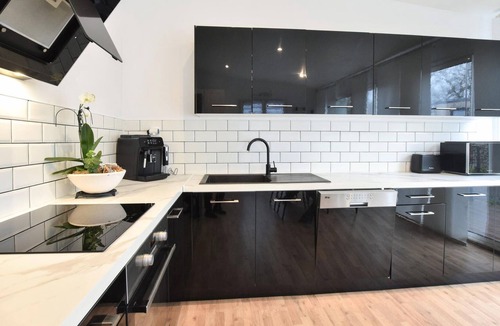 Hermanville-sur-Mer House | Enjoy an unforgettable vacation in this inviting vacation home near the beach!