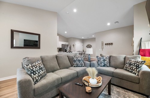 Goddard House | Enjoy beautiful sunsets, all while being close to shopping, dining, and fun!