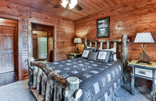 Branson Cedars Cabin | Enjoy Branson at Torrey Pines | 6 Bed, 5 Bath