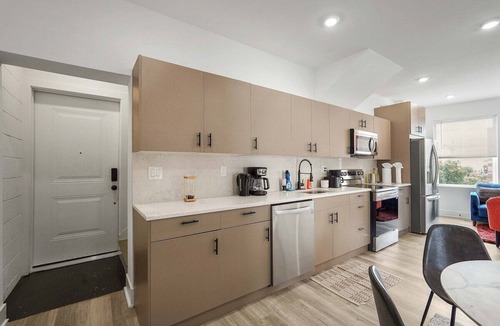 Northeast Bed & Breakfast | Enjoy City Skyline Views from private RoofDeck!